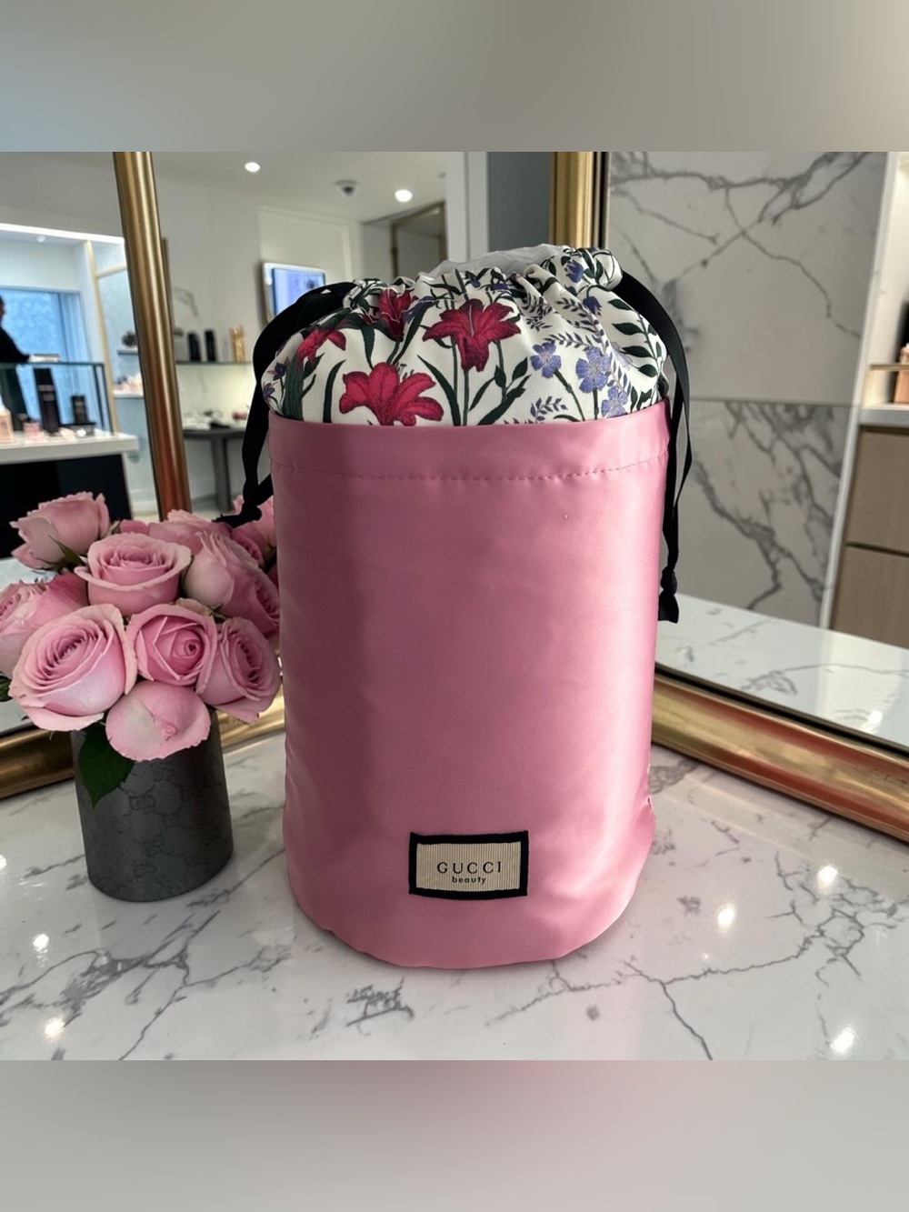 GUCCI Beauty Satin Bucket Pouch bag in pink/Floral 2024 GWP NEW